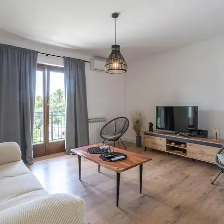 Andrea Apartment *
